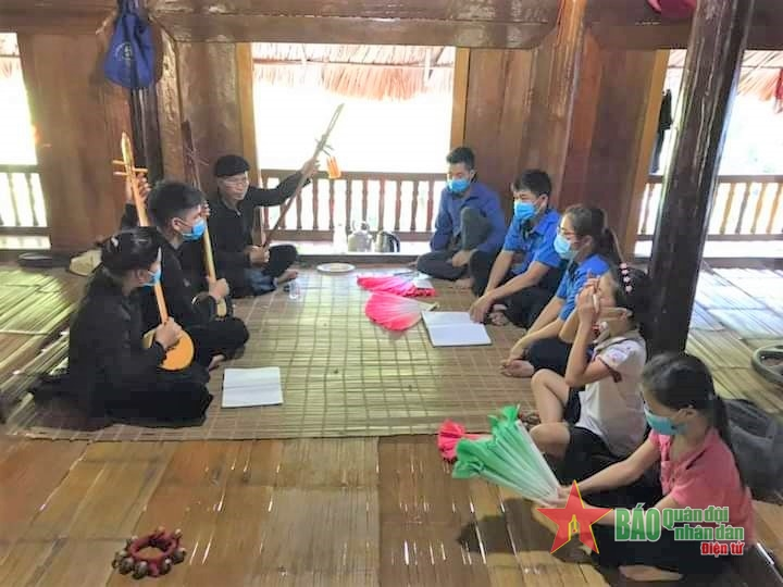 Chuyện ở bản: Giữ câu hát của bản